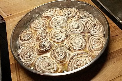 Cinnamon Rolls with Cream Cheese Frosting 173
