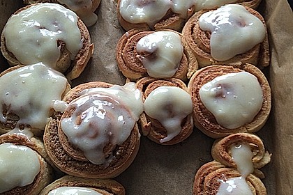 Cinnamon Rolls with Cream Cheese Frosting 174