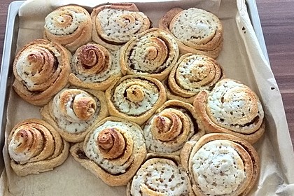 Cinnamon Rolls with Cream Cheese Frosting 121