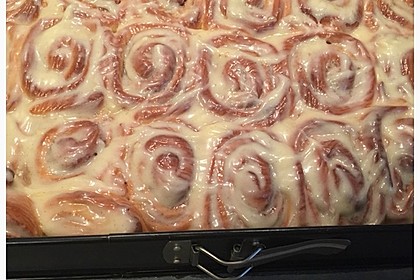 Cinnamon Rolls with Cream Cheese Frosting 115