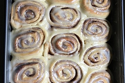 Cinnamon Rolls with Cream Cheese Frosting 117
