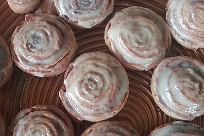 Cinnamon Rolls with Cream Cheese Frosting 178