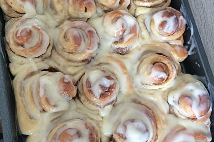 Cinnamon Rolls with Cream Cheese Frosting 90