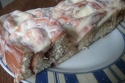 Cinnamon Rolls with Cream Cheese Frosting 153