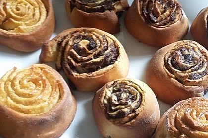 Cinnamon Rolls with Cream Cheese Frosting 103