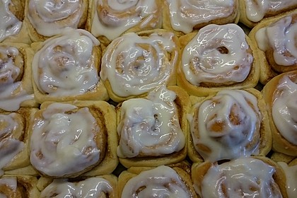 Cinnamon Rolls with Cream Cheese Frosting 123