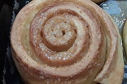 Cinnamon Rolls with Cream Cheese Frosting 137
