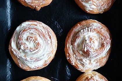 Cinnamon Rolls with Cream Cheese Frosting 140