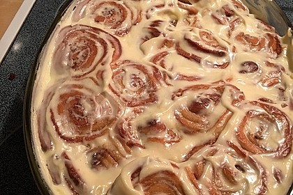 Cinnamon Rolls with Cream Cheese Frosting 127