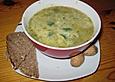 Ricardos Spitzwegerich-Brennnessel-Zucchini Suppe