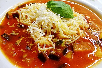 Sayas leichte Minestrone 4