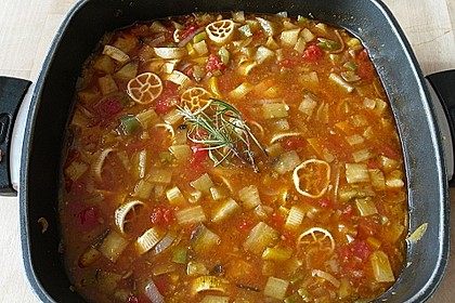 Sayas leichte Minestrone 5