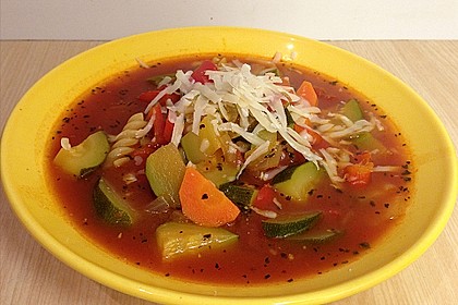 Sayas leichte Minestrone 8