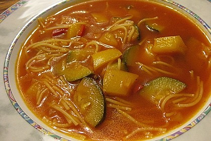 Sayas leichte Minestrone 11