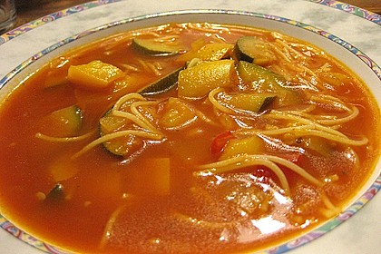 Sayas leichte Minestrone 12