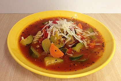 Sayas leichte Minestrone 13