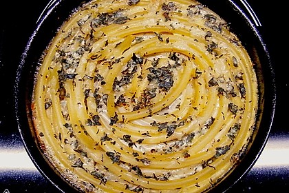 Makkaroni-Torte mit Schinken und Gorgonzola 3