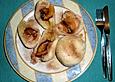 Zwetschgenkn&ouml;del aus Hefeteig