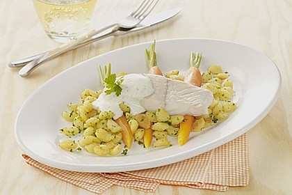 Kr&auml;uterkn&ouml;pfle mit ged&auml;mpftem Seelachs