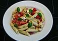 Nudel-Tomaten-Mozzarella-Salat