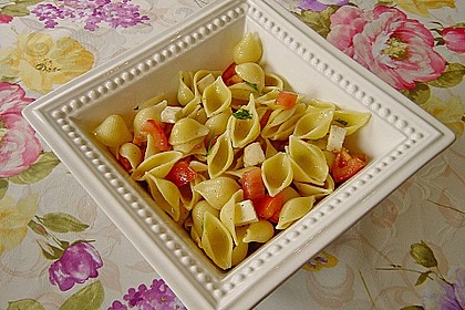 Nudel-Tomaten-Mozzarella-Salat 3