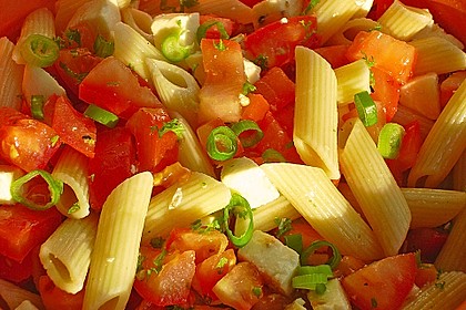 Nudel-Tomaten-Mozzarella-Salat 11
