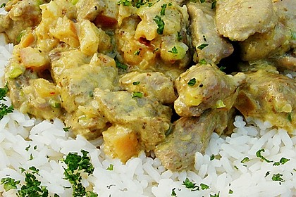 Apfel-Zwiebel Pute in Mandel-Safran So&szlig;e 1