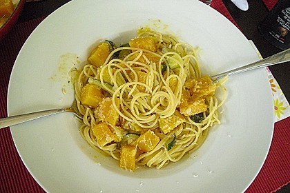 K&uuml;rbis meets Pasta