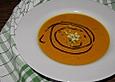 K&uuml;rbissuppe mit Garnelen