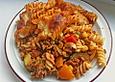 Kunterbunter Nudelauflauf mit cremiger Tomaten-Chili Sauce
