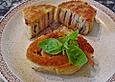 Tramezzini-Roulade mit Schinken und Kr&auml;utern