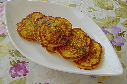 K&uuml;rbisk&uuml;chlein mit Joghurt-Dip 1