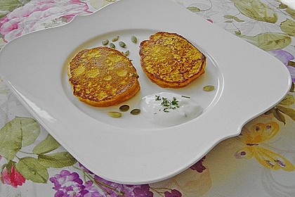K&uuml;rbisk&uuml;chlein mit Joghurt-Dip 2