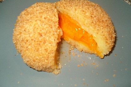 Zwetschgen- oder Marillenknödel mit Quarkteig 14