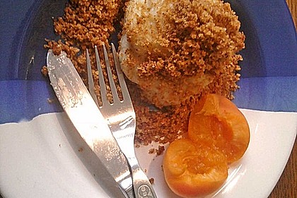 Zwetschgen- oder Marillenknödel mit Quarkteig 11