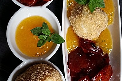 Zwetschgen- oder Marillenknödel mit Quarkteig 5