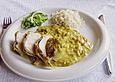 Zwiebel-Sahneh&uuml;hnchen mit Curry-Knoblauchso&szlig;e