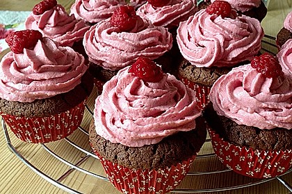 Schoko-küsst-Himbeer Cupcakes 30