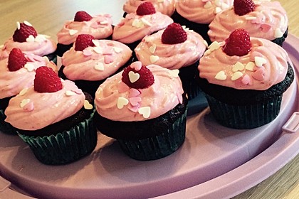 Schoko-küsst-Himbeer Cupcakes 24