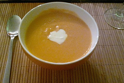 K&uuml;rbis-S&uuml;&szlig;kartoffelsuppe