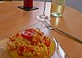 Safranrisotto mit Garnelen und Cocktailtomaten