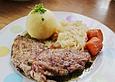 Schweinerippchen, geschmort