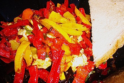 Paprikapfanne mit Feta