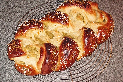 Pistazien-Marzipan Hefezopf 3