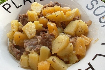 Steckr&uuml;beneintopf mit G&auml;nsekeulen