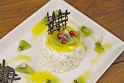 Mohnparfait mit Orangenso&szlig;e