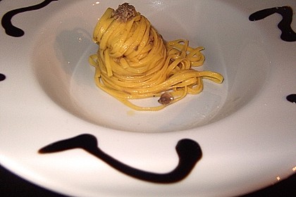 Pasta mit wei&szlig;em Alba-Tr&uuml;ffel