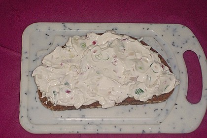 Frischk&auml;se angemacht mit Lauchzwiebeln