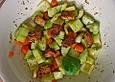 Salat aus rohem Gem&uuml;se mit gebratenem Mandel-Nuss-Tofu