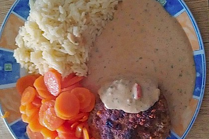 Paprika-Frikadellen mit Kr&auml;uter-Sahne